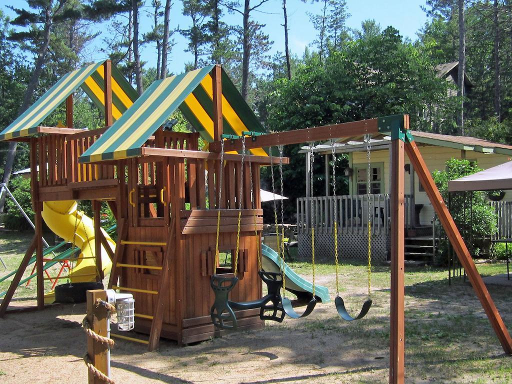 Hotel Sunbeam Bungalows Callander Exterior foto